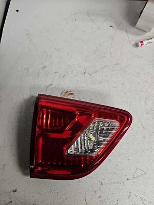 fits 17-20 NISSAN PATHFINDER Left Tail Light  Reverse Lamp Lid Mounted Lh Foto 1 de 4