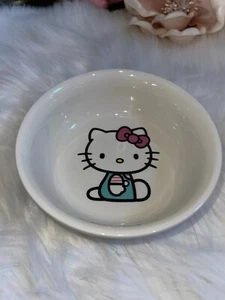 Hello Kitty Ceramic Pet Food Bowl Dish MEDIUM 6” Diameter Overalls Pink Bow - Picture 1 of 6