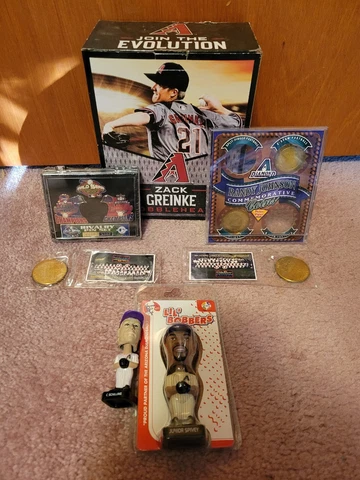 MLB Arizona Diamondbacks Baseball Fan Set. Greinke Bobblehead, World Series Pins Cover
