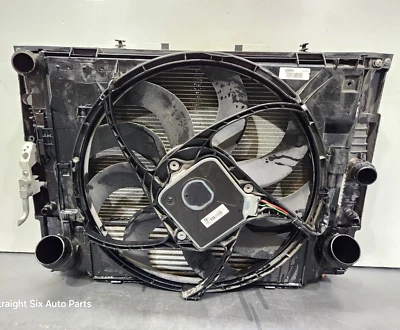 ✅JUEGO DE MONTAJE DE REFRIGERACIÓN RADIADORES PRINCIPALES AT motor OEM BMW F22 F30 F87 con ventilador Foto 1 de 4