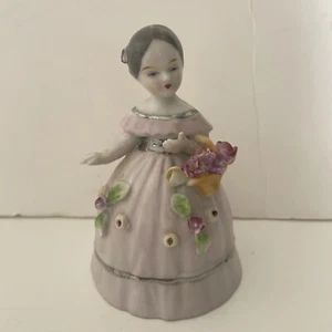Vintage UCAGCO BELL Lady donna vittoriana porcellana con fiori - Foto 1 di 12