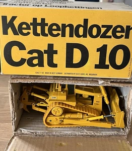 Conrad 1:50 Caterpillar D10 Dozer - Picture 1 of 5