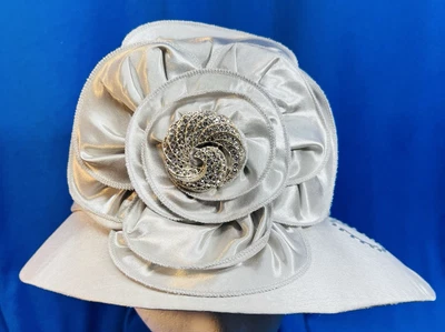G.M.I. Derby/Iglesia Dama Elegante Estrás Incrustado Frente Floral Poliéster Sombrero Foto 1 de 4