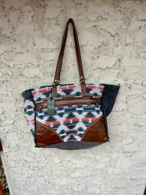 NWT Myra Weekender Bag Canvas Jolie S-6155 Yellowstone Aztec - Image 1 of 4
