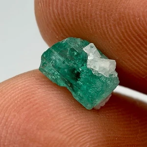NATURAL EMERALD CRYSTAL GOOD QUALITY FROM MUZO COLOMBIA 1.40 Ct. - Picture 1 of 13