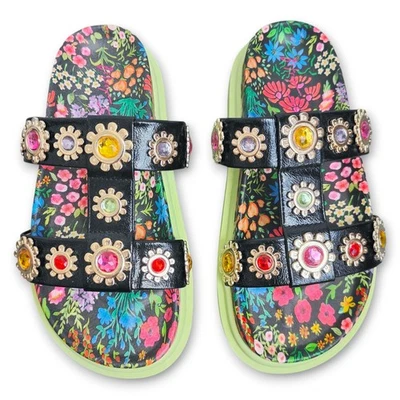 Sandalias Betsey Johnson Madoxx Ditsy con plantilla de plataforma adornada floral 6,5 Foto 1 de 4