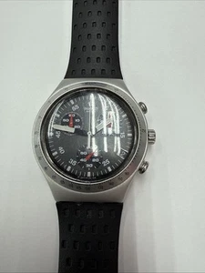 Reloj Swatch Irony Aluminio Cronógrafo con Correa Silicona Batería Nueva - Imagen 1 de 8