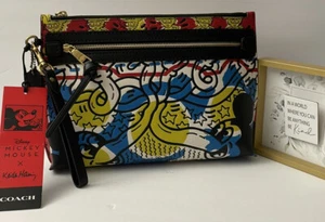 ๐ผ๐ฆ Coach 5217 ๐ผ๐ฆ Disney Mickey Mouse Keith Haring Wristlet Pouch Bag ๐ผW12o2 - Picture 1 of 10