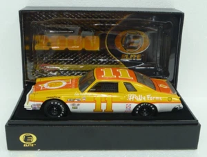 Action Elite CALE YARBOROUGH #11 Holly Farms 1976 Chevy Malibu 1:24 NASCAR - Picture 1 of 10