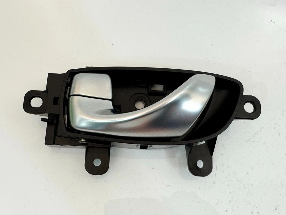 17-22 INFINITI Q50 Q60 MANIJA PUERTA INTERIOR LADO CONDUCTOR DELANTERO IZQUIERDO OEM Foto 1 de 2