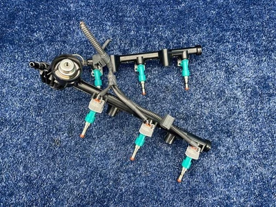 Lexus RX350 2013-2015 3,5 L riel de combustible con inyectores OEM 23280-31070 Foto 1 de 4