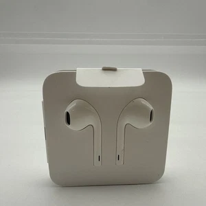 OEM Apple Earpods iPhone 14 13 12 11 Lightning Cable Earbud Headphones Wired - Picture 1 of 4