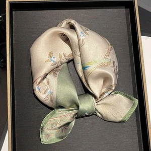 Leaf Green 100% Mulberry Silk Scarf 21" Square Wrap Bandanan Neckerchief Women - Picture 1 of 2