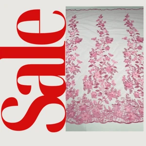 CANDYPIN - 3-D Blumenspitze mit Perlen Stickerei und Jakobsmuscheln auf Stoff Meterware - Bild 1 von 3