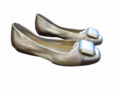 Easy Spirit EUC балетки мокасины приглушенный металлический золотой медальоны пальцы ног размер 8 M - Изображение 1 из 4