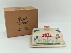 Plato de mantequilla de cerámica con diseño de taburete de sapo hecho a mano Hannah Turner - Imagen 1 de 10