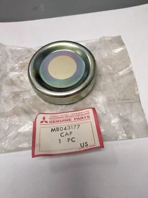 Tapa del tanque de combustible Mopar/Mitsubishi NOS 74-77 Dodge Colt sedán, techo rígido, S/Wagon Foto 1 de 2