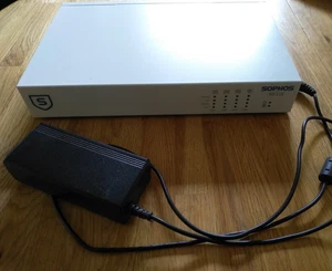 Zapora ogniowa Sophos SG 125 rev.2 (idealna do Pfsense, OPNsense) z zasilaczem - Zdjęcie 1 z 7