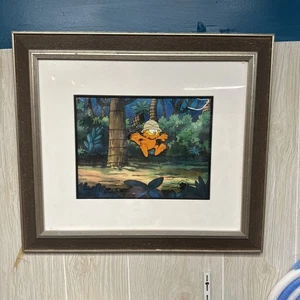 GARFIELD PRODUCTION ANIMATION CEL SIGNED BY JIM DAVIS ON BACKGROUND FRAMED 🐶 - Picture 1 of 2