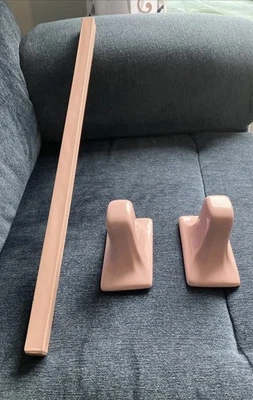 复古粉色陶瓷瓷砖壁挂支架套装浴室毛巾杆 23 英寸长 — 第 1/4 张图片