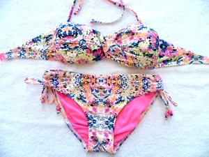 LADIES PRIMARK SIZE 8 PRETTY MULTICOLOURED BANDEAU BIKINI - Picture 1 of 2