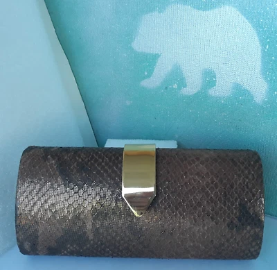 Bolso sin asas Banana Republic de cuero estuche rígido a presión bronce estampado de serpiente BONITO Foto 1 de 4