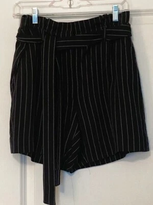 Pantalones cortos Casa Blanca Mercado Negro. Rayas azul marino/blanco. Talla 8. Excelente Estado Foto 1 de 3