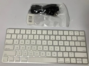 Apple Magic Keyboard 2 A1644 - White with USB Charging Cable - Tested - Picture 1 of 5