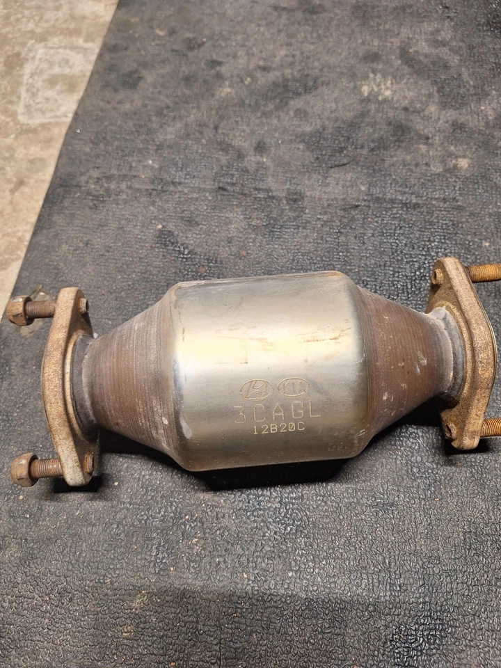 Convertidor catalítico Genesis 2012 3,8 L Foto 1 de 2