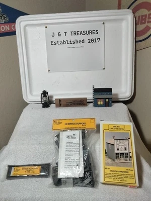 HO Scale Micro Engineering Company Krukow Hardware Bridge Support Flex-Trak Lot - Image 1 of 4