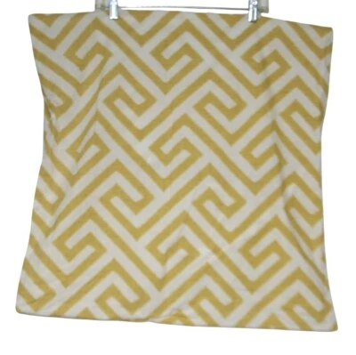 West Elm Verde Euro Sham 26x26 Ikat Llave Griega Algodón Orgánico Mostaza Sostenible Foto 1 de 3