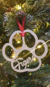 Personalisierte Holzkugel Weihnachten Haustier Hund Katze Pfotenabdruck Baumschmuck Geschenk - Bild 1 von 2