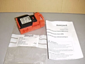 Interruptor de seguridad Honeywell Micro GKNC12L NO/NC 3PST - Imagen 1 de 5