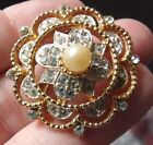 Sparkly Vintage  Gold Plated Crystal & Imitation Pearl Brooch Md31