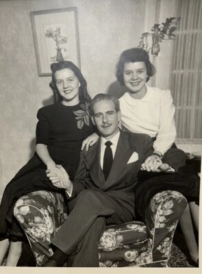 Arthur Gray Standard Oil Photographer Cleveland Ohio Americana Actor Two Women!! - image 1 of 4