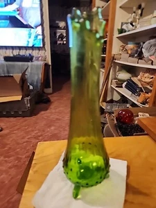 Vintage LE Smith geschwungene Vase mit 3 Zehen und Fuß grün Kunstglas Mid Century Modern MCM - Bild 1 von 11