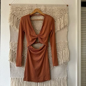 Neu mit Etikett: Neu mit Etikett Alexander figurbetontes Kleid Gr. Small - Bild 1 von 7