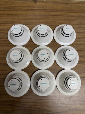 (1) Siemens Landis & Gyr SIGA-IS-LG Intelligent Ionization Fire Alarm Smoke Head - Image 1 of 4