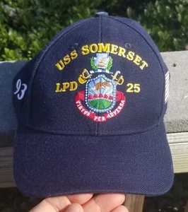 USS SOMERSET LPD 25 ~ MARINEBLAUE BASEBALLMÜTZE ~ KAPPE ~ BESTICKT ~ MARKE THE CORPS ~ ADJ ~ ERWACHSENE - Bild 1 von 8