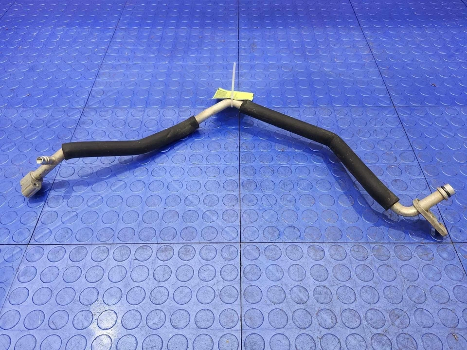 Tubo de succión de aire acondicionado 10-15 Toyota Prius 1,8 L genuino OEM 8870747041 Foto 1 de 4