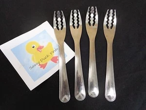 VINTAGE LOBSTER FORKS Set of 4 Plain Stainless Steel Flatware - Picture 1 of 4