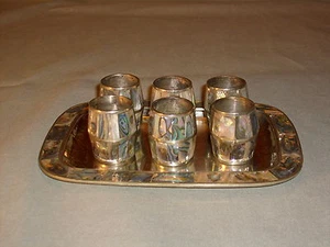 JUEGO DE VAJILLA DE BAR CON INCRUSTACIONES DE PLATA Y ABULÓN DE COLECCIÓN CORDIALES GAFAS BANDEJA - Imagen 1 de 6