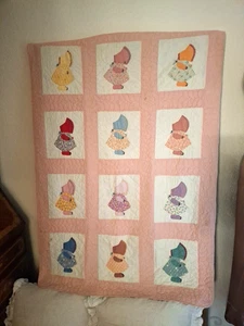 Antique Handmade Childs Multicolored Quilt Of Sunbonnet Sue - Picture 1 of 10