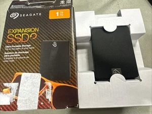 New Seagate 1 TB Ultra Portable Storage SSD for Windows & Mac STJD1000400 - Afbeelding 1 van 3