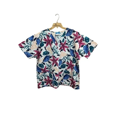Crest Tropical Fish Short Sleeve Scrub Top Women’s Size 2XL - Image 1 of 4