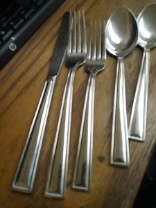 Gorham Stainless MARABELLA 5 Piece Place Setting(s) POB2 - Picture 1 of 3