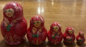 Russian Wooden Hand Painted Nesting Stacking Dolls Set of 5 Colorful Floral Red - Picture 1 of 4