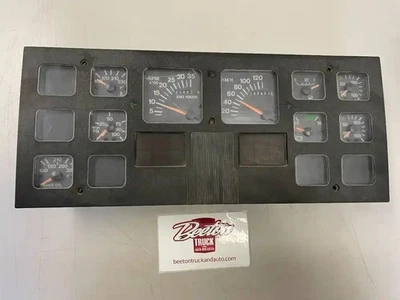 1992 International 4900 Instrument Cluster - P/N: 1661336C93 - Image 1 of 4