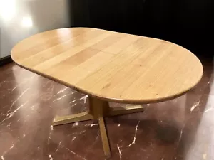TB54 - Extendable Tasmanian Oak Dining Table - Picture 1 of 1
