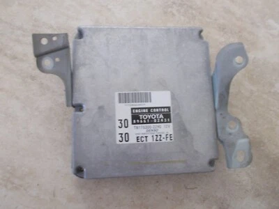 Computadora de control del motor Toyota Corolla 1.8L 1ZZ-FE ECM 98 99 usada OEM ECU Foto 1 de 3